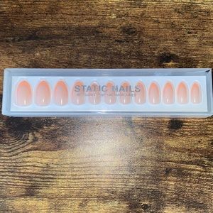 Static Nails Reusable Pop-On Manicure